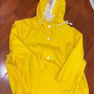 Yellow Raincoat Boohoo US 6